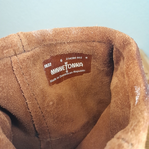 Minnetonka Womens Size 6 Brown Suede High Fringe Moccasin Boots - Picture 5 of 7